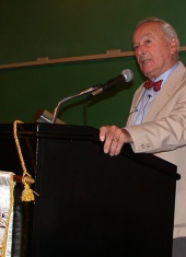 Manuel Ayau by Ufmlabs (UFM) [CC BY-SA 3.0], via Wikimedia Commons